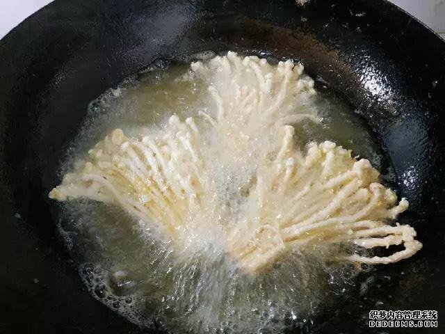 竟然被五塊錢的金針菇撩到了，怎么從來沒想到還能這樣做？