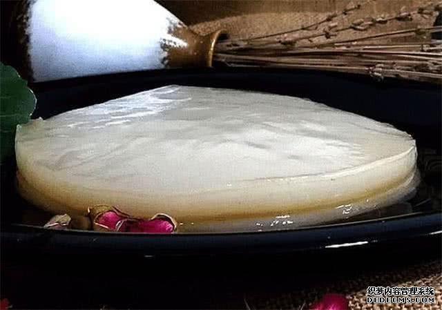 這種北方稀奇物美食，看著像一塊“肥肉”，上年紀的人才看懂