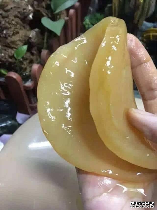 這種北方稀奇物美食，看著像一塊“肥肉”，上年紀的人才看懂
