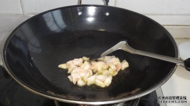 花菜燒肉做法，色香味俱全，能讓你多吃幾碗飯