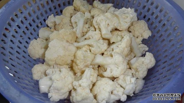 花菜燒肉做法，色香味俱全，能讓你多吃幾碗飯