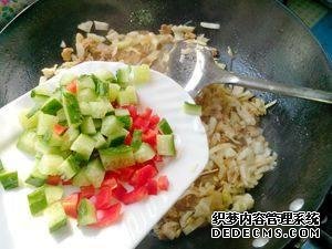 雜蔬肉末炒粉絲最好吃的做法，脆爽Q彈不粘鍋，色香味俱全