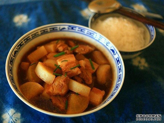 學(xué)會這樣做梨子燉肉，真是太香了，美味解饞超好吃，上桌就掃光