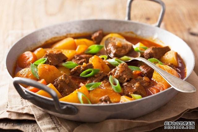 學(xué)會這樣做梨子燉肉，真是太香了，美味解饞超好吃，上桌就掃光