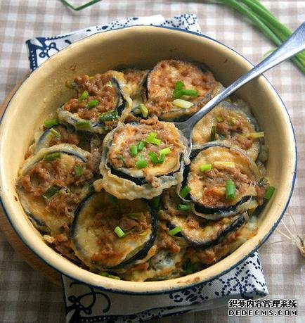 美食推薦：干鍋茄子帶魚，茄餅蒸肉，蔥油雞腿，紅燒冬瓜片