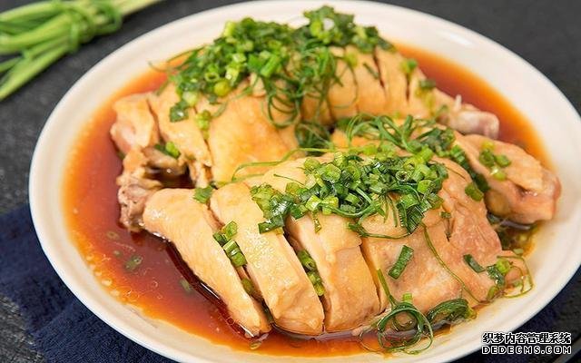 美食推薦：干鍋茄子帶魚，茄餅蒸肉，蔥油雞腿，紅燒冬瓜片