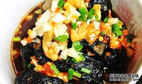 中國以“臭”為美的4種美食，臭豆腐上榜，吃過的都是“勇士”