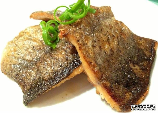 鯽魚(yú)我只服這樣做，稍微腌制風(fēng)干，做好一次可以吃上半年