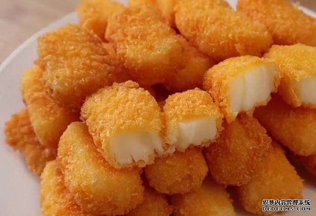 2盒牛奶，2個(gè)雞蛋，你想不到的做法，香酥鮮嫩，比炸香蕉還好吃