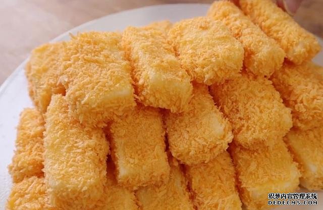 2盒牛奶，2個(gè)雞蛋，你想不到的做法，香酥鮮嫩，比炸香蕉還好吃