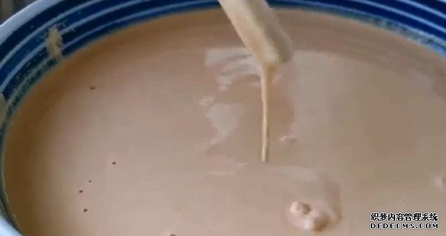 大米換種新吃法，打入兩個(gè)雞蛋，不煮飯不熬粥，出鍋孩子超愛(ài)吃