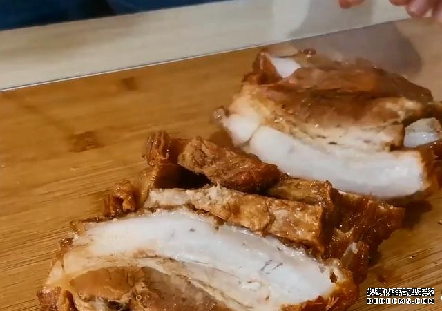 五花肉別只會(huì)紅燒了，教你一個(gè)新做法，軟爛入味特解饞，太好吃了