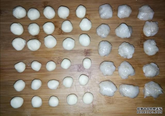 一碗面粉，一把芝麻，老婆餅在家做，不出門也能吃到，酥到掉渣