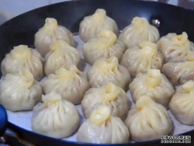 教你做個(gè)懶人小籠包，面都不用揉，個(gè)個(gè)皮薄餡大，一口咬下去爆汁