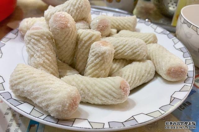 假期快結(jié)束，家里食材剩太少，湊齊食材，也要做頓簡(jiǎn)單“大餐”