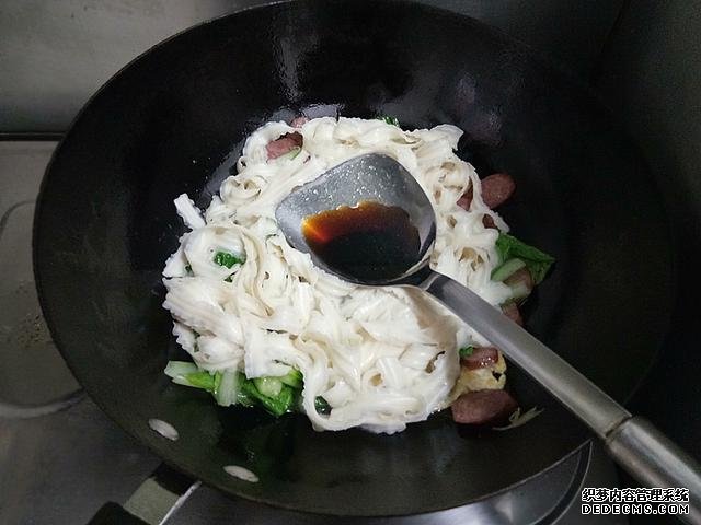 好吃到舔盤的時(shí)蔬炒面，十分鐘搞定，不知吃什么的時(shí)候，就吃它吧