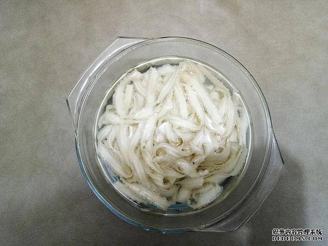 好吃到舔盤的時(shí)蔬炒面，十分鐘搞定，不知吃什么的時(shí)候，就吃它吧