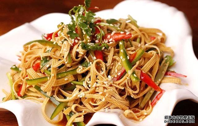 15道葷菜熱菜做法，10道涼菜下酒菜做法，簡單易做，待客備用