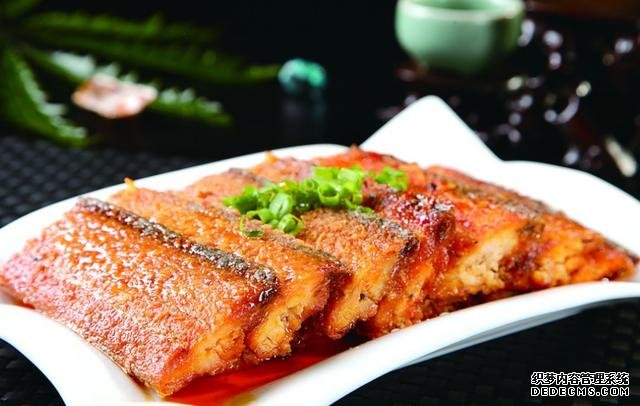 15道葷菜熱菜做法，10道涼菜下酒菜做法，簡單易做，待客備用