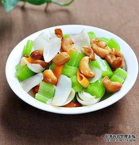 15道葷菜熱菜做法，10道涼菜下酒菜做法，簡單易做，待客備用