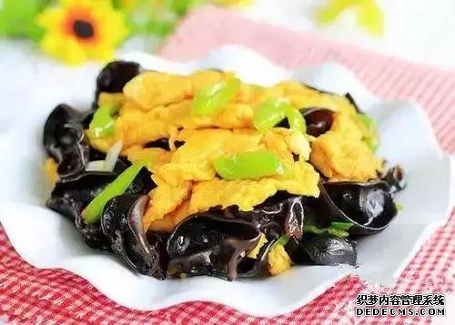 15道葷菜熱菜做法，10道涼菜下酒菜做法，簡單易做，待客備用