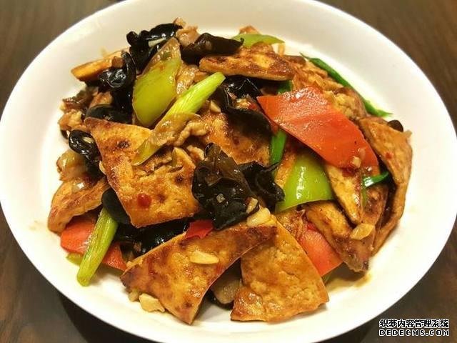 15道葷菜熱菜做法，10道涼菜下酒菜做法，簡單易做，待客備用