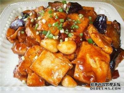 美食推薦：豆皮開花卷，豆腐燜茄子，絲瓜炒豆腐，海鮮菇蒸腐竹