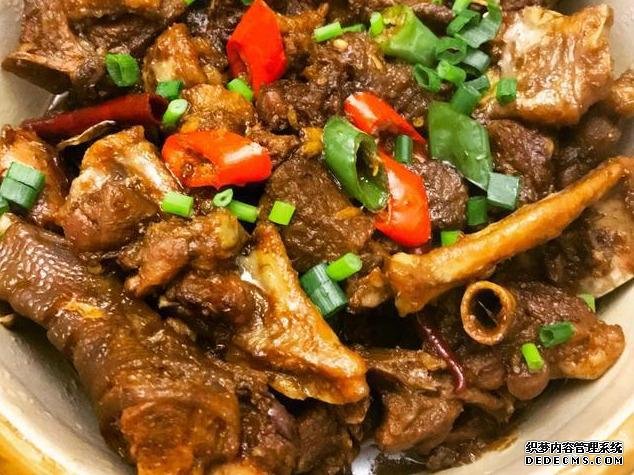 啤酒燜鵝，青紅椒炒蝦仁，冬筍肉絲尖椒這幾道家常菜的做法