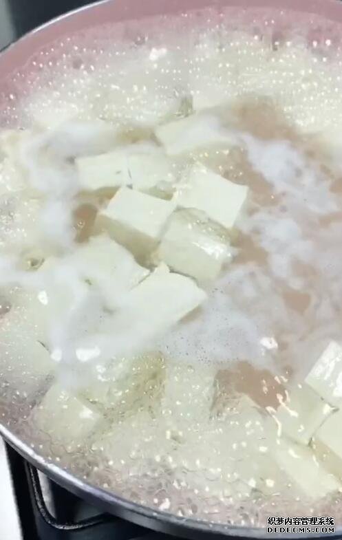 麻婆豆腐的家常做法，口感順滑，麻辣鮮香，這個(gè)竅門一定要記住