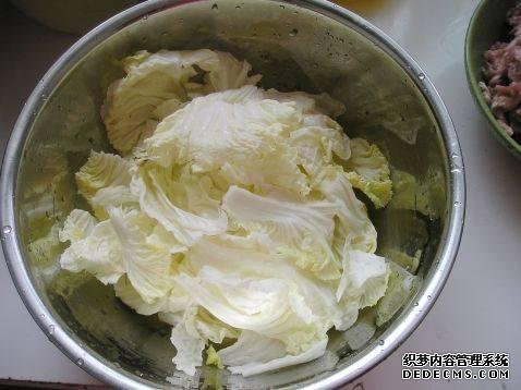 家庭版自制水煮肉，肉嫩軟滑，麻辣鮮香，每次做都不夠吃