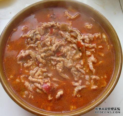 家庭版自制水煮肉，肉嫩軟滑，麻辣鮮香，每次做都不夠吃