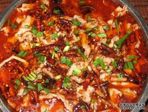 家庭版自制水煮肉，肉嫩軟滑，麻辣鮮香，每次做都不夠吃