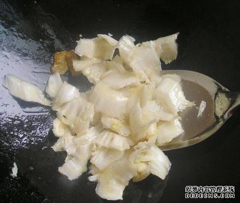 家庭版自制水煮肉，肉嫩軟滑，麻辣鮮香，每次做都不夠吃