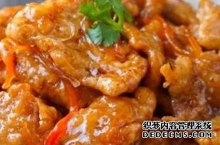 一款色香味美香辣酸甜，寓意紅紅火火的菜，讓你吃了久久不能忘懷