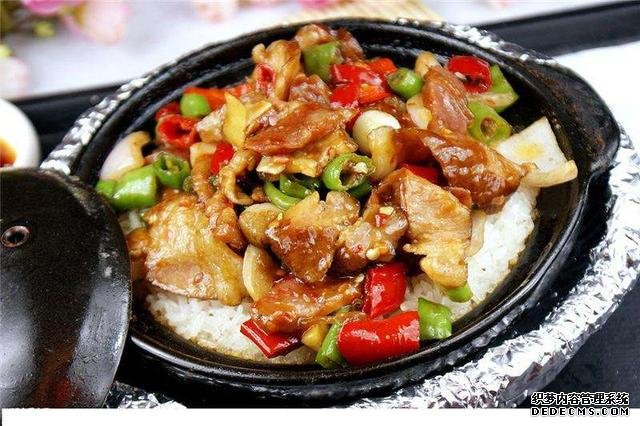 好吃的煲仔飯，有飯有菜，營養(yǎng)豐富，省時省力又省心