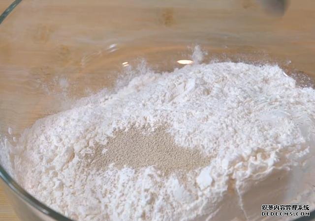 肉夾饃在家輕松做，饃香肉更香，一看就會(huì)，咋做都不廢！