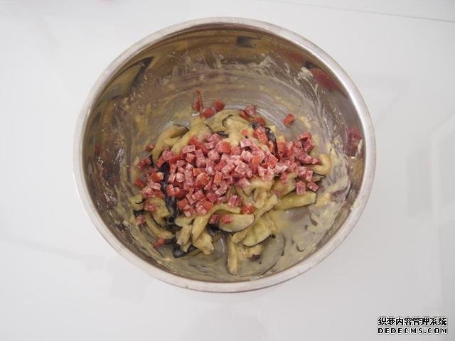 茄子換種做法，搭配牛肉做“披薩”，味道特別值得嘗試