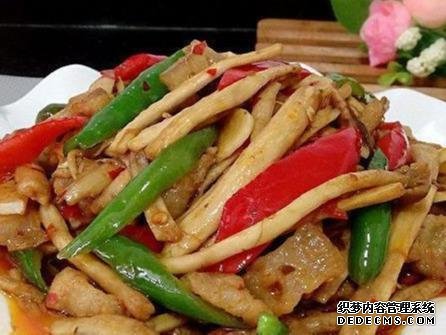 蘿卜泡菜，醬香茶樹菇，香蕉松餅這幾道家常菜的做法