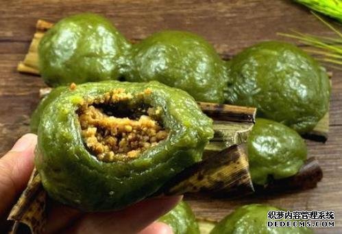 時(shí)近清明，“青團(tuán)”可不能少，油綠如玉，香糯可口，天然綠色小吃