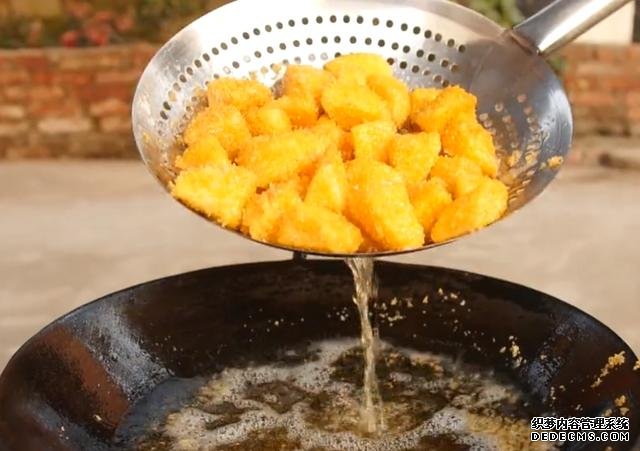 蘋(píng)果不要直接吃了，加2個(gè)雞蛋，家里來(lái)客都不怕，端上桌就被搶光