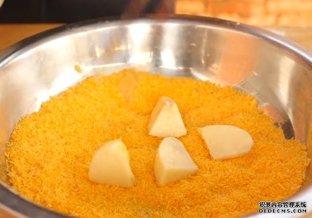 蘋(píng)果不要直接吃了，加2個(gè)雞蛋，家里來(lái)客都不怕，端上桌就被搶光