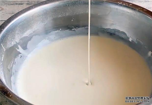 家里糯米粉別浪費(fèi)了，只需簡單一做，又香又糯，吃一次就難以忘記