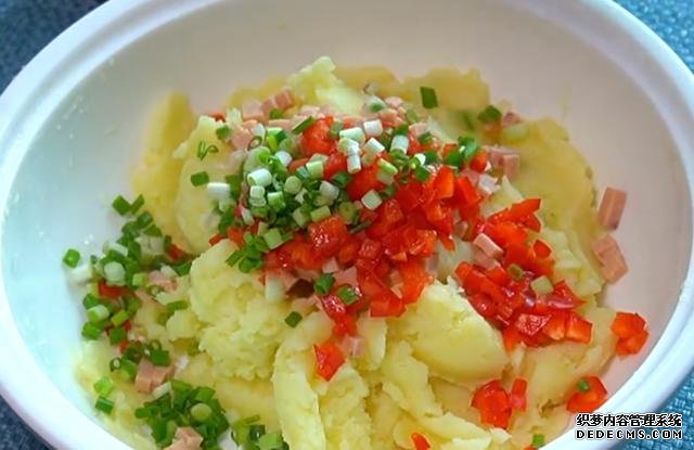 土豆餅最簡單好吃的做法，外酥里嫩，鮮香又營養(yǎng)，全家人都喜歡