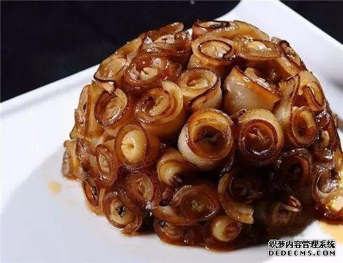 年夜飯推薦：椒麻雞，龍眼臘扣肉，紫蘇醬炒牛肝菌的做法