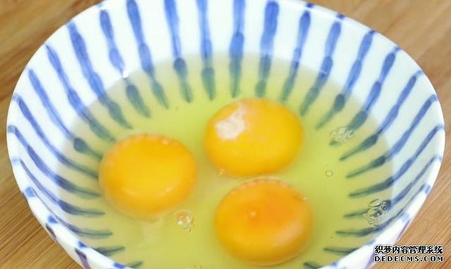 1個(gè)蘋(píng)果，3個(gè)雞蛋，教你一個(gè)想不到的做法，連吃10天都不會(huì)膩