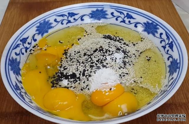 第一用芝麻做小饅頭，不蒸不煮不油炸，簡單又營養(yǎng)，真的太好吃了