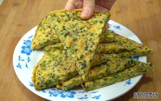 1根蘿卜3個(gè)雞蛋，不炒不燉不油炸，筷子攪一攪，飯和菜都有了
