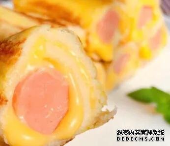 5分鐘快手早餐！咬一口就爆漿的吐司卷