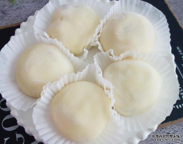 宅在家里做甜品雪媚娘，軟軟糯糯，入口即化，做法超簡單，零失敗