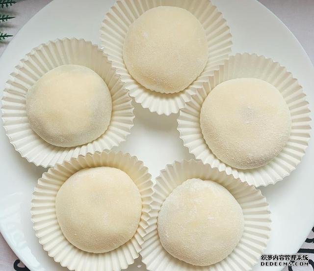 宅在家里做甜品雪媚娘，軟軟糯糯，入口即化，做法超簡單，零失敗
